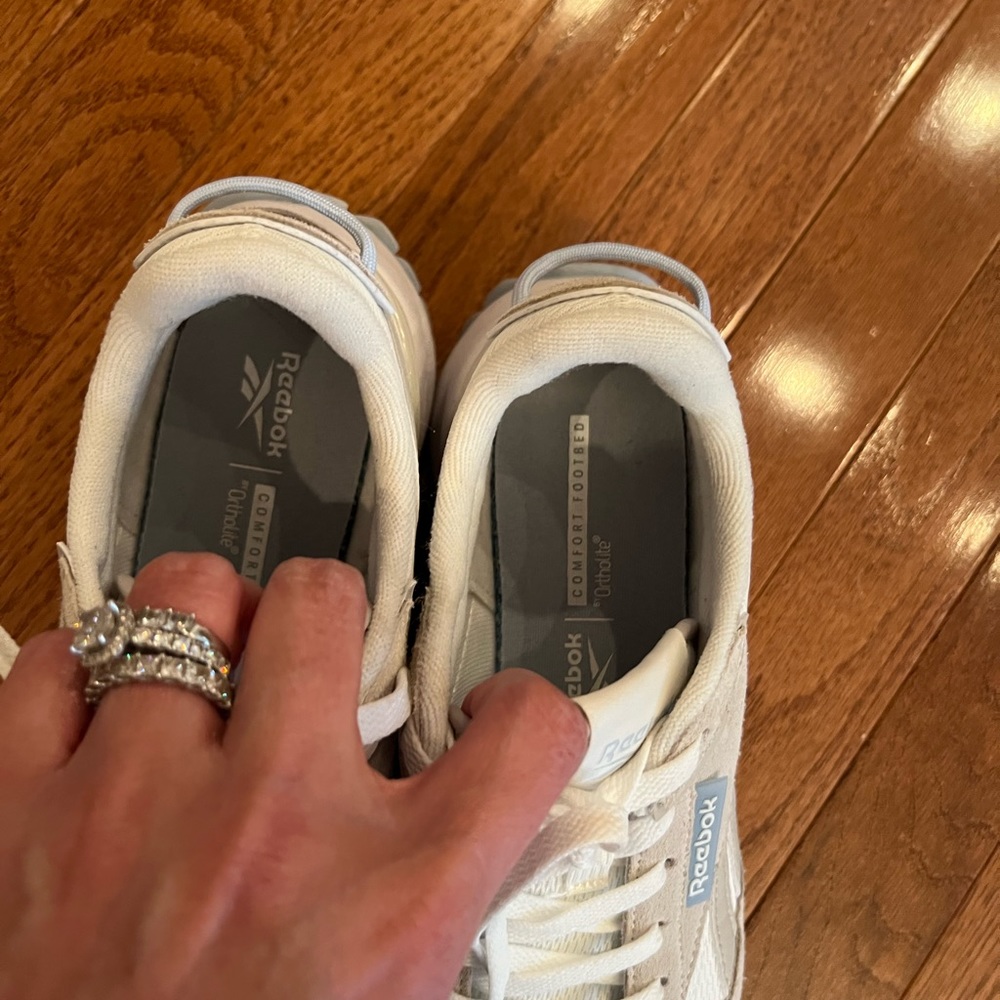 Reebok sneakers great condition - Picture 8 of 8
